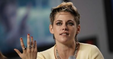 Kristen Stewart Lifts Lid